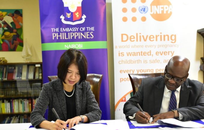 UNFPA , Government of Phillipines sign agreement