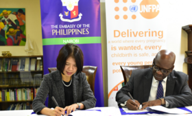 UNFPA , Government of Phillipines sign agreement