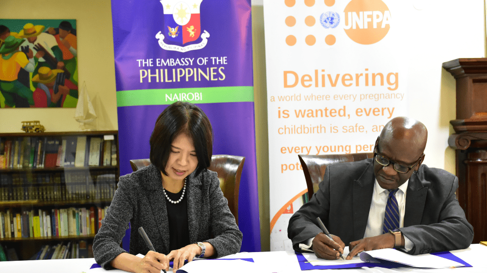 UNFPA , Government of Phillipines sign agreement